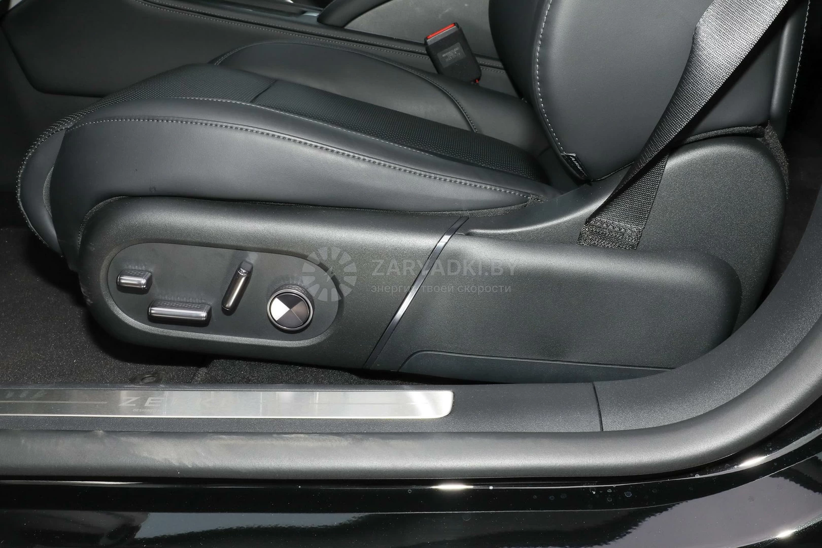 Электромобили Электромобиль Zeekr 007 Drive