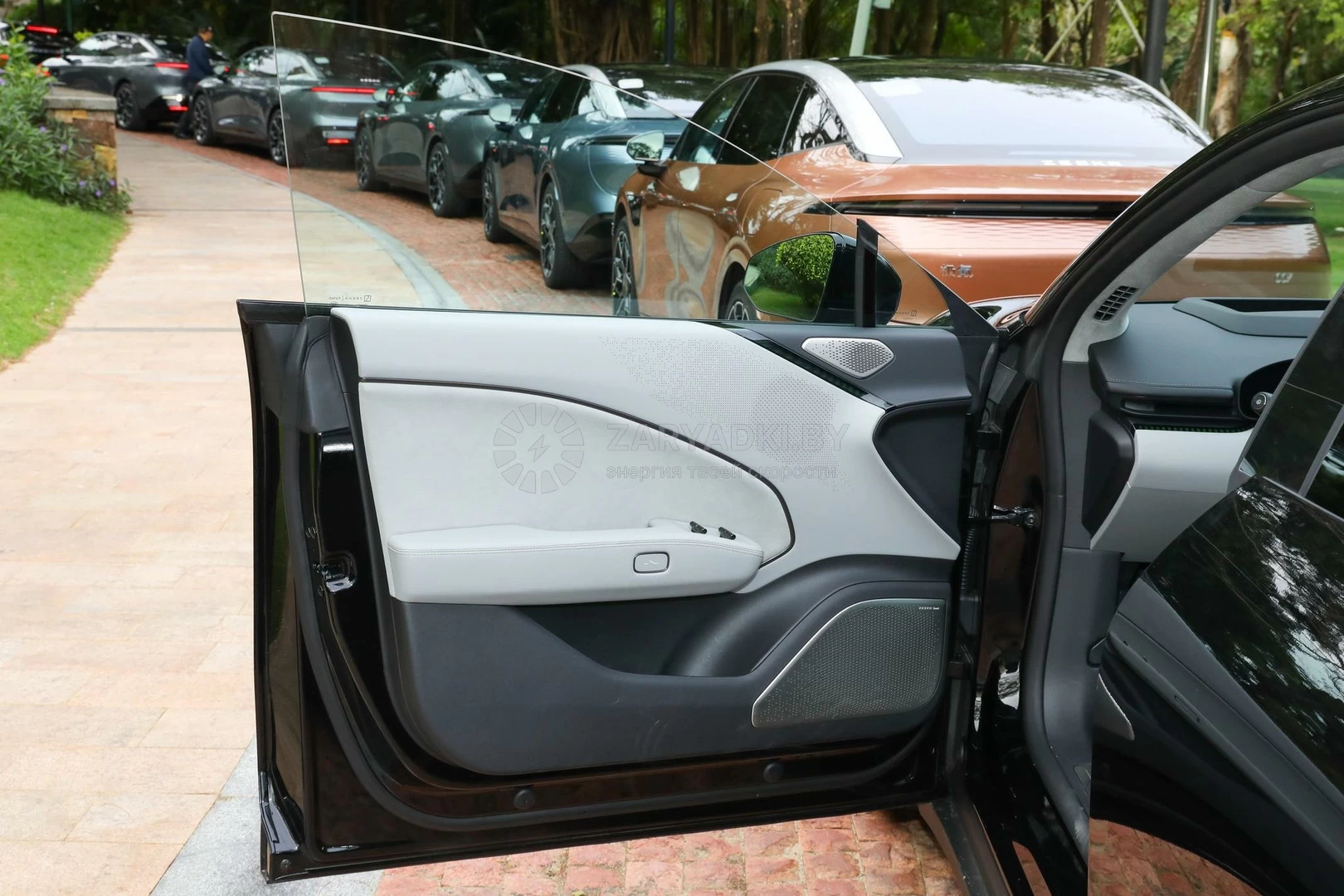 Электромобили Электромобиль Zeekr 007 Drive