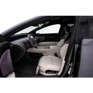 Электромобиль Avatr 12 Luxury